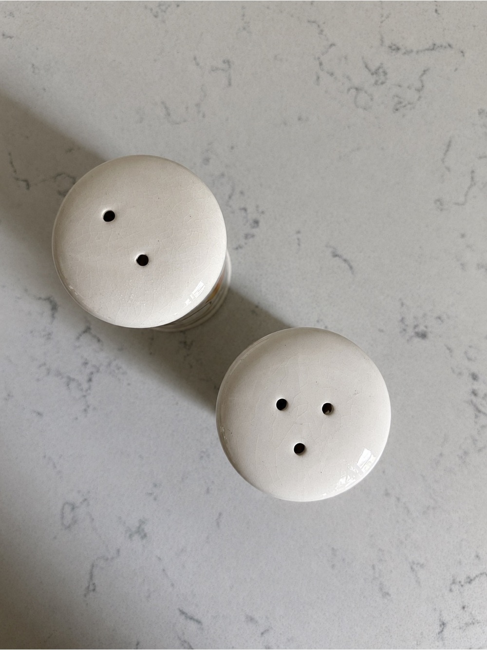 Vintage 1990s Hand-Painted Ceramic Salt and Pepper Shakers - Blue and Yellow - Picture 3 of 5